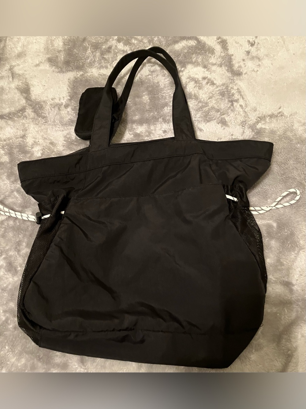 Athletic Works Women’s Sporty Cinch Tote with Bonus Pouch - Picture 3 of 13